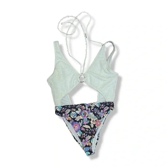 🌟 Reef One Piece Swimsuit Sz sm🌟 - Picture 1 of 6